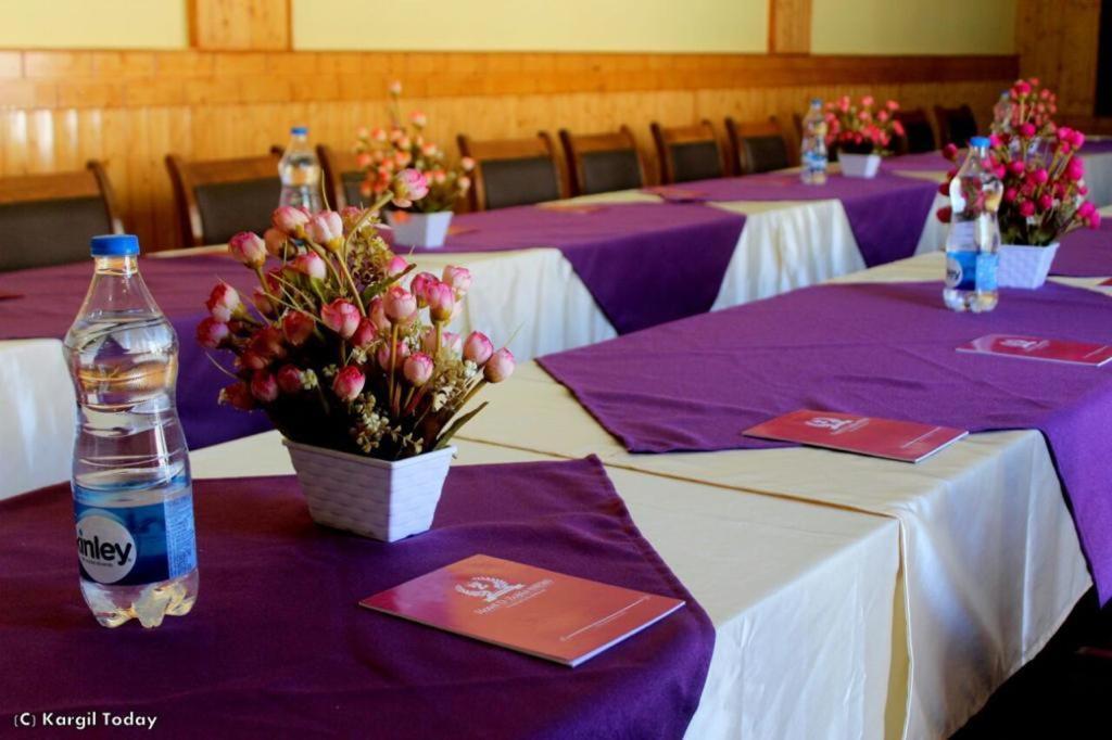 Hotel Zojila Residency Kargil Esterno foto