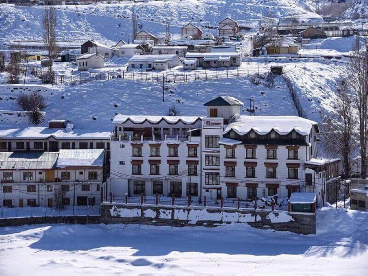 Hotel Zojila Residency Kargil Esterno foto
